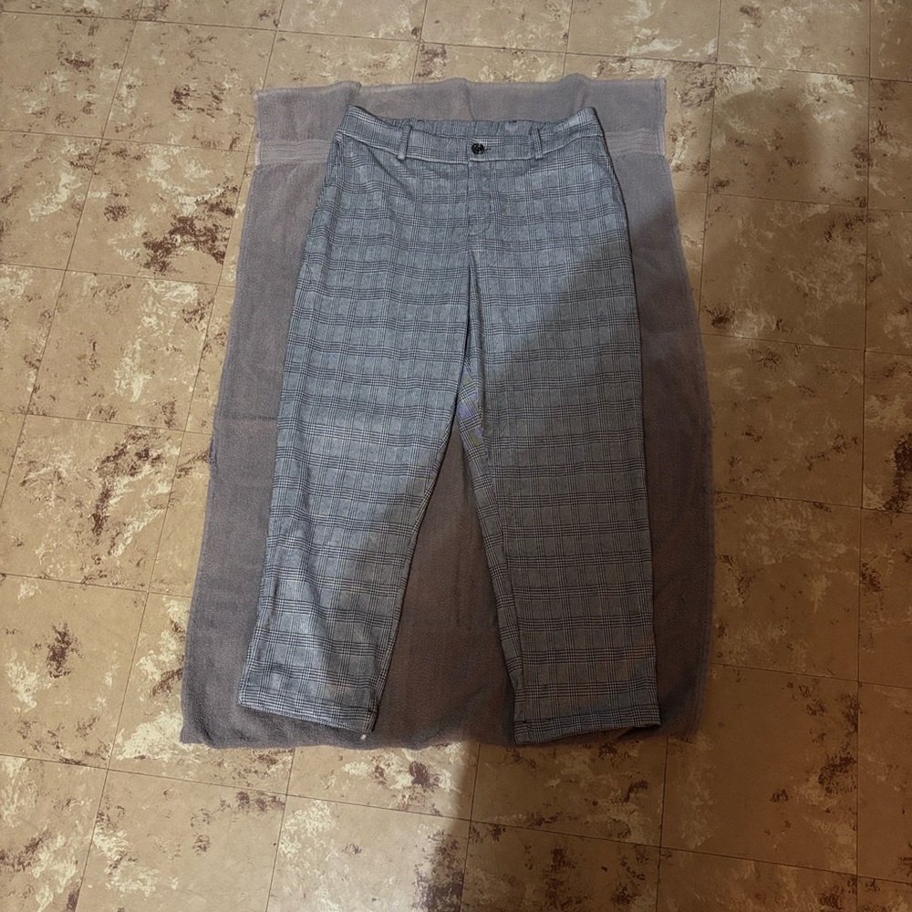 Womans Gray Checkered Pants